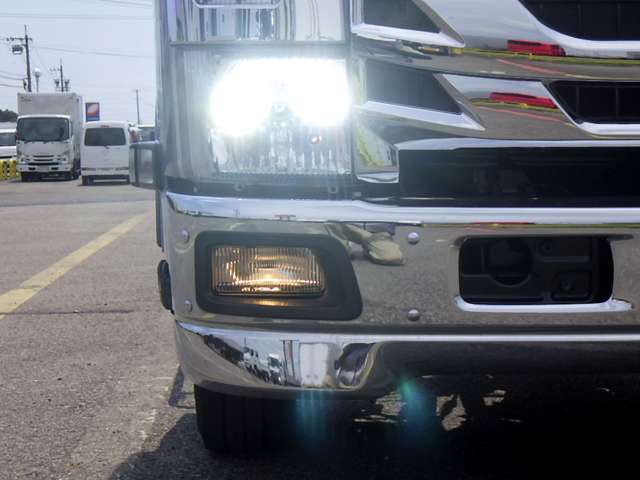 Isuzu Elf 5
