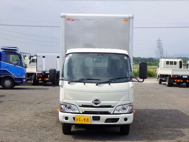 Hino Dutro 5