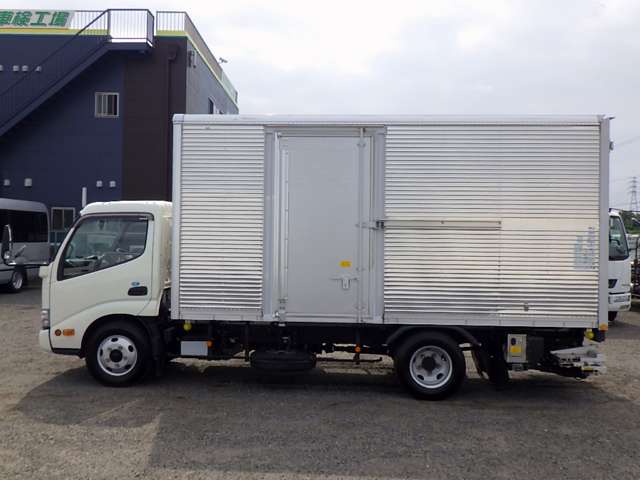 Hino Dutro 6