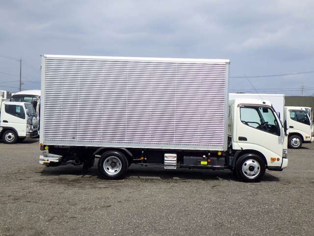Hino Dutro 7