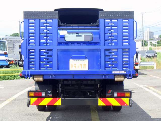 Mitsubishi Fuso Canter 8
