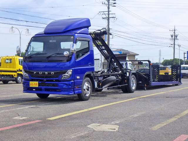Mitsubishi Fuso Canter 9