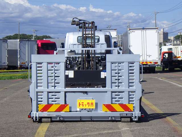 Mitsubishi Fuso Canter 8