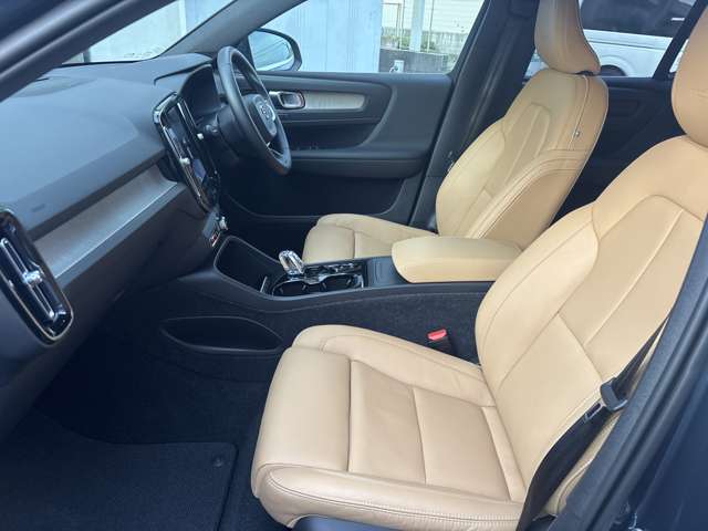 Volvo XC40 12