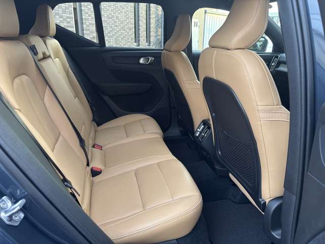 Volvo XC40 8