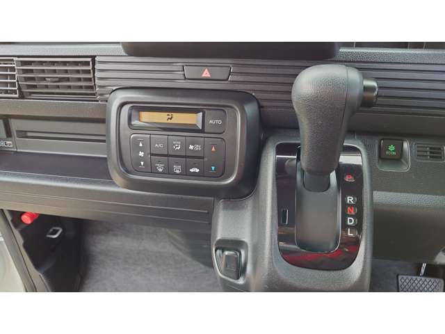 Honda N-VAN 12