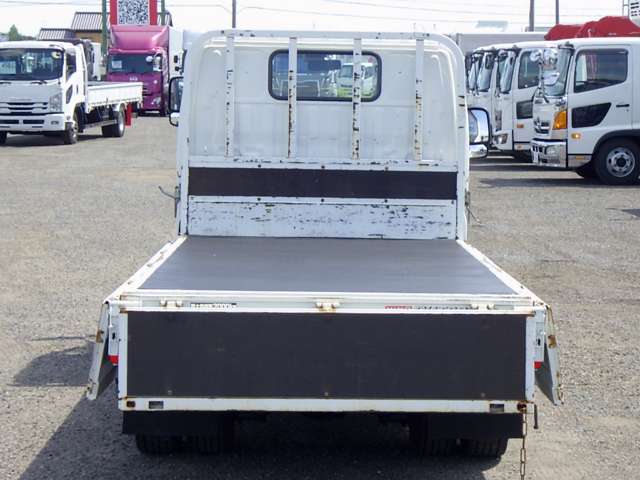 Hino Dutro 9