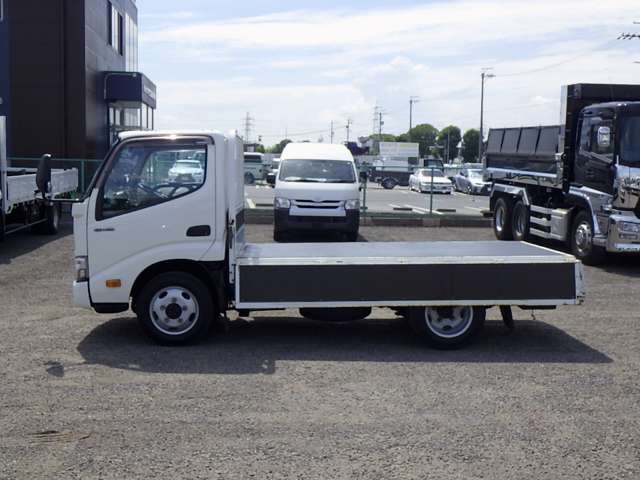 Hino Dutro 10