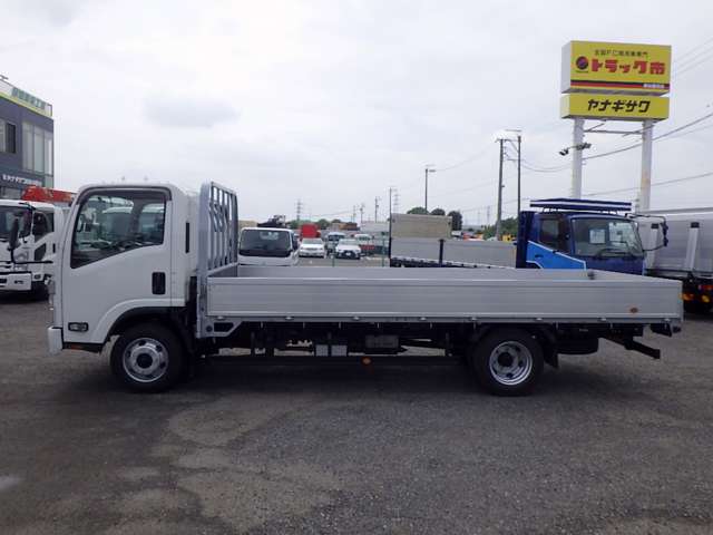 Isuzu Elf 4