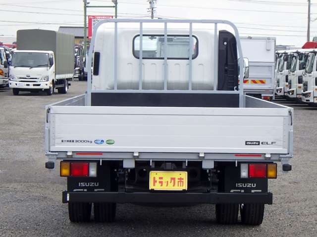 Isuzu Elf 8