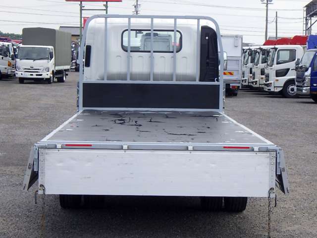 Isuzu Elf 9