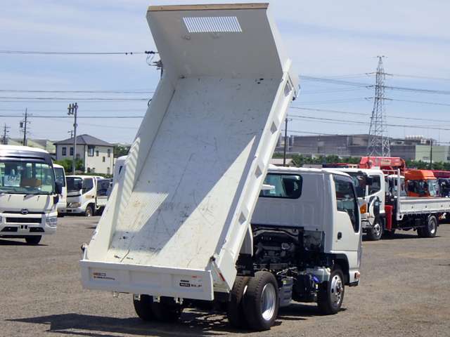 Isuzu Elf 12