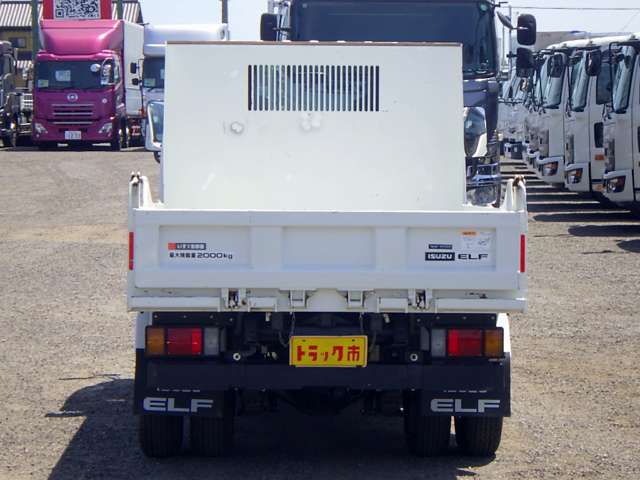 Isuzu Elf 8
