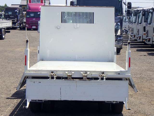 Isuzu Elf 9