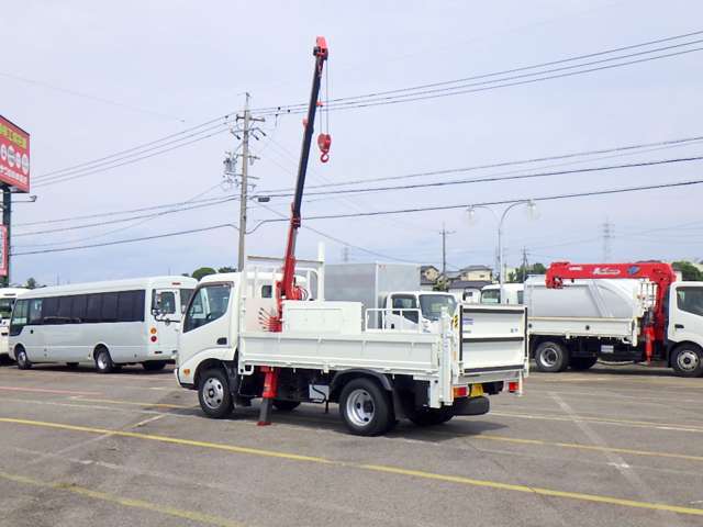 Hino Dutro 8