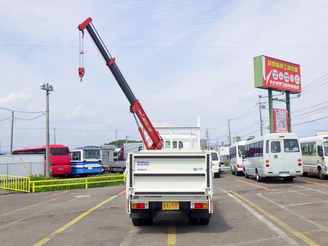 Hino Dutro 9