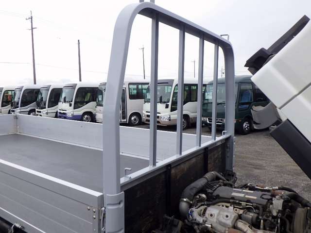 Isuzu Elf 12