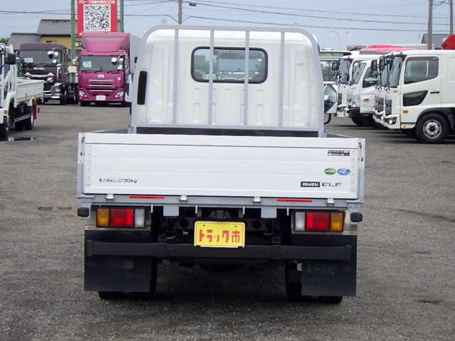 Isuzu Elf 8