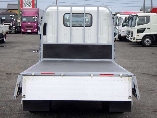 Isuzu Elf 9