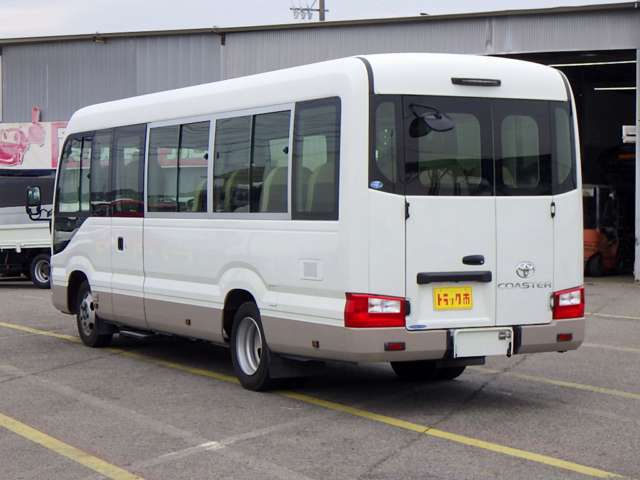 Toyota Coaster 8