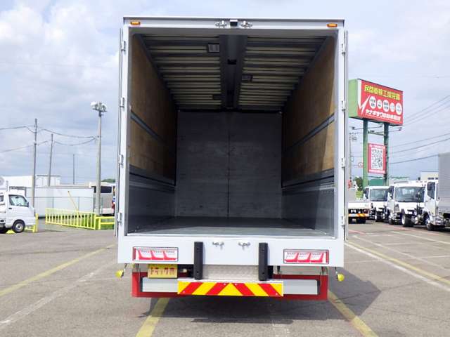 Hino Ranger 9