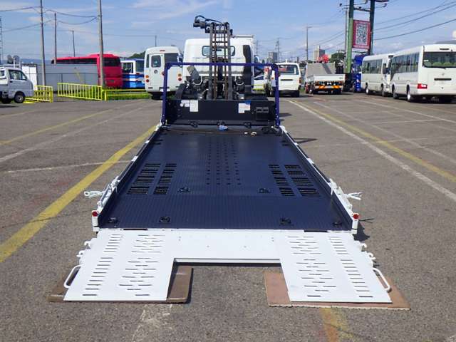 Mitsubishi Fuso Canter 12