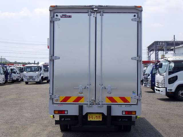 Mitsubishi Fuso Canter 7