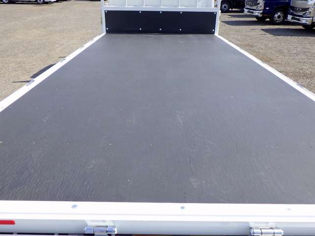 Mitsubishi Fuso Canter 10