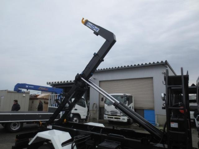 Mitsubishi Fuso Fighter 12