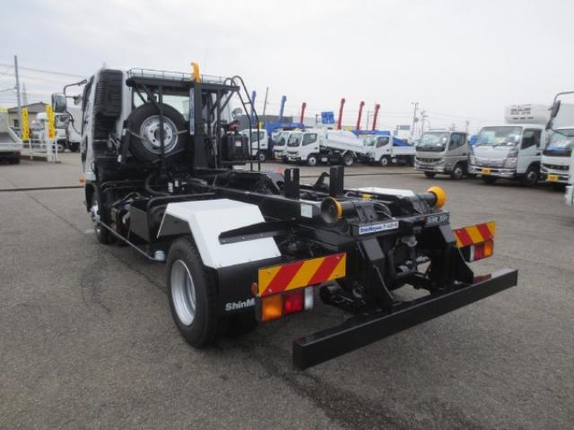 Mitsubishi Fuso Fighter 5