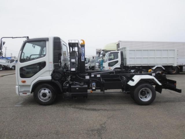 Mitsubishi Fuso Fighter 9