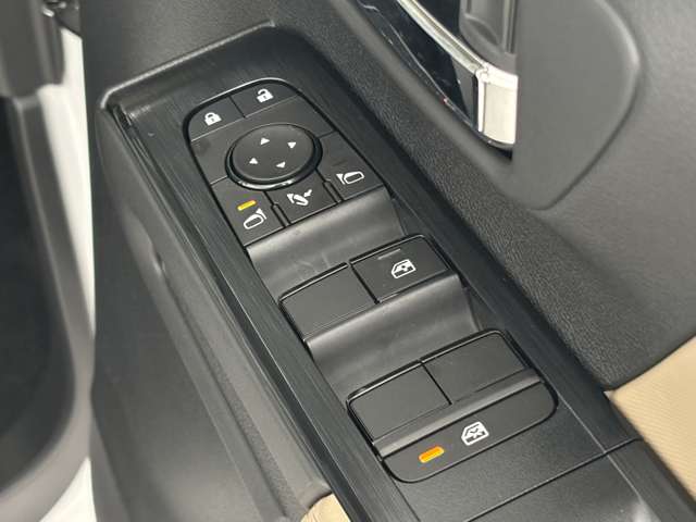 Mitsubishi Delica Mini 8