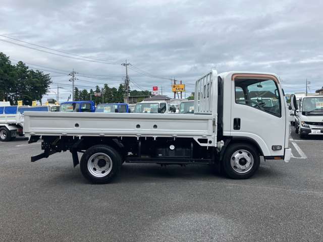 Isuzu Elf 4