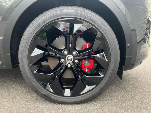 Jaguar E-Pace 7
