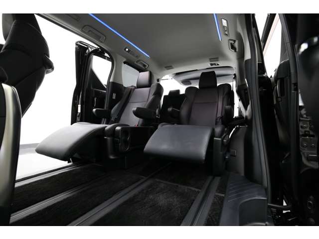 Toyota Vellfire 9