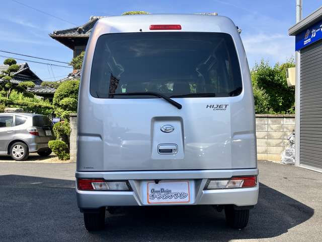 Daihatsu Hijet Cargo 8