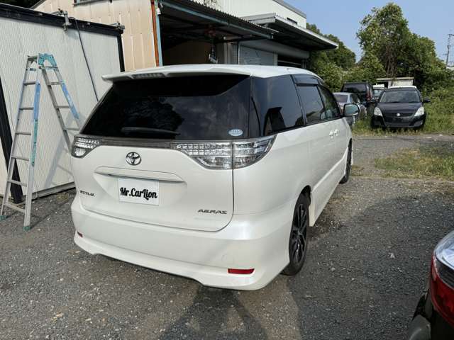 Toyota Estima 8