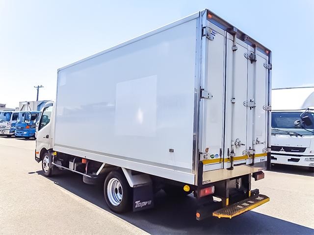 Hino Dutro 6