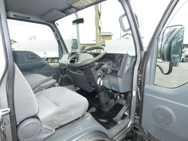 Isuzu Elf 12