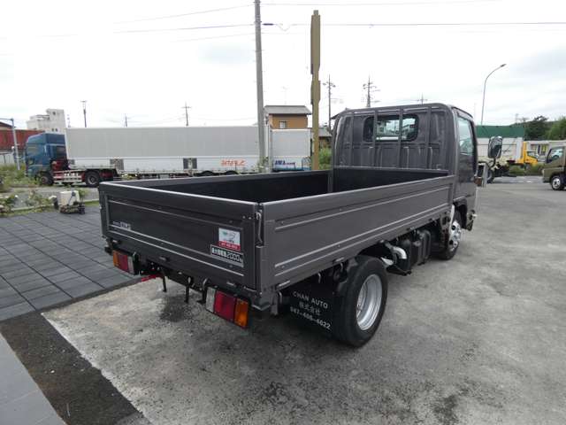 Isuzu Elf 7