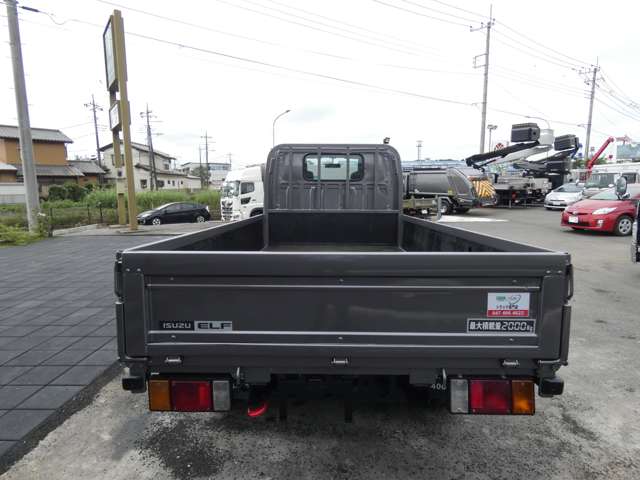 Isuzu Elf 8