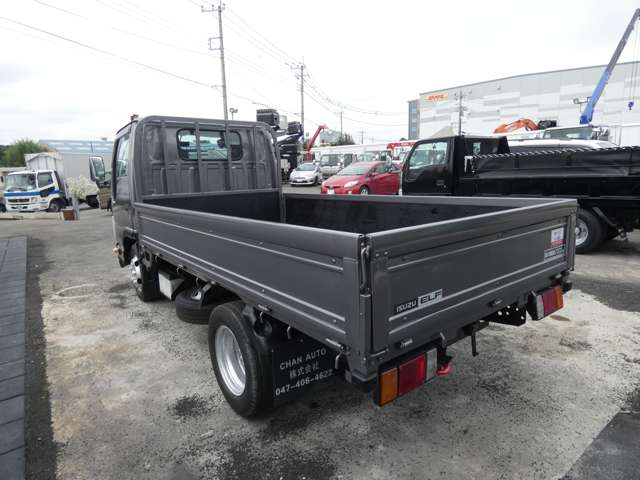 Isuzu Elf 9