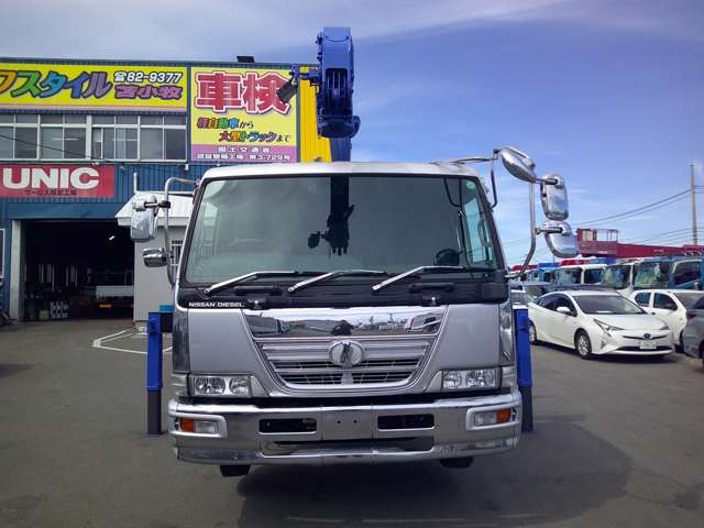 Nissan Condor 2