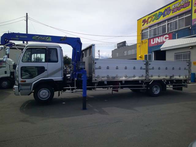Nissan Condor 4