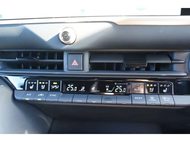 Toyota Crown Estate 8