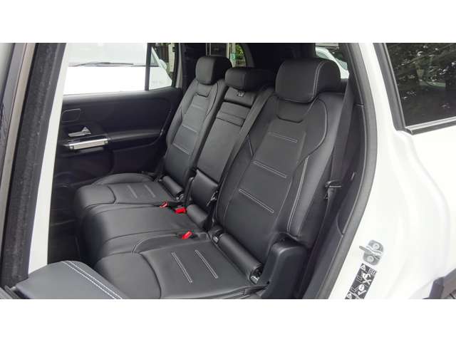 Mercedes-Benz GLB 12