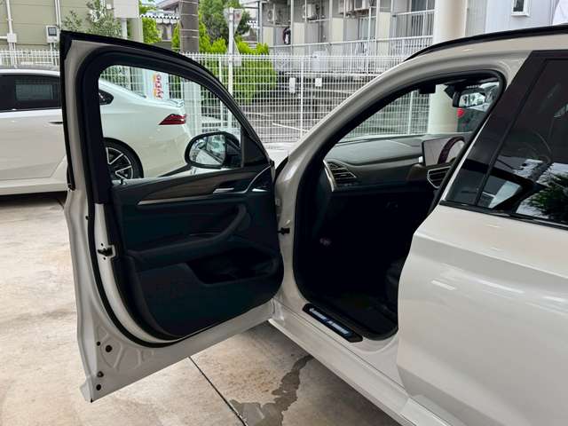 BMW iX3 12