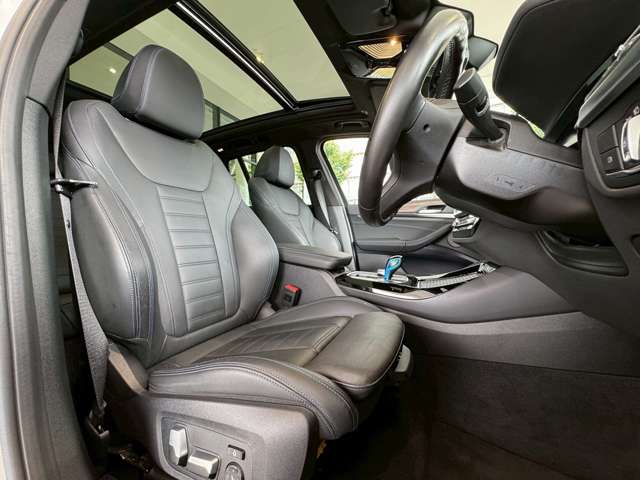 BMW iX3 10
