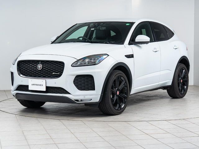 Jaguar E-Pace 11