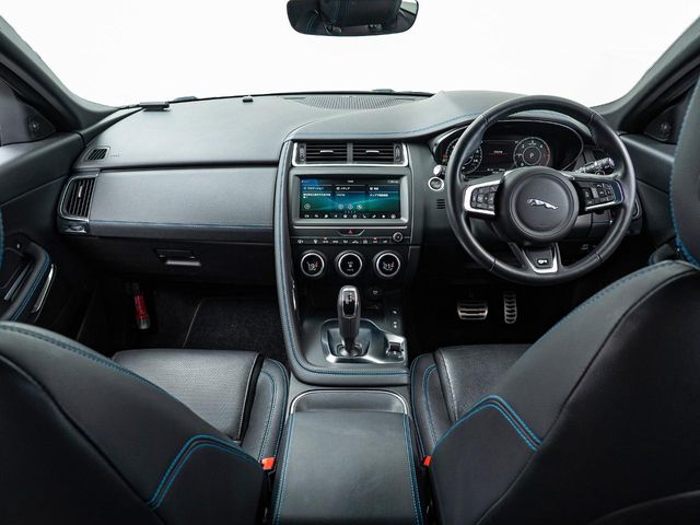Jaguar E-Pace 2